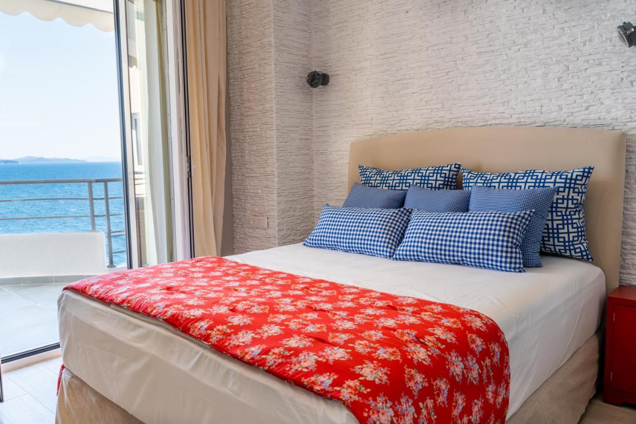 Limani Luxury Apartments Beachfront Sarandë Buitenkant foto