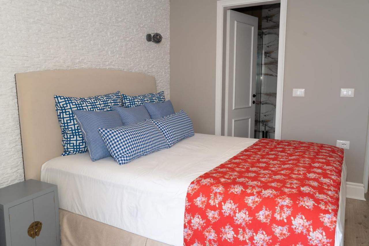 Limani Luxury Apartments Beachfront Sarandë Buitenkant foto